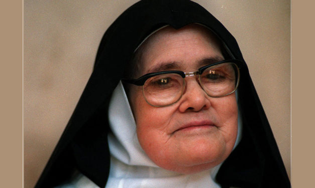 Maria conduz sempre a Jesus