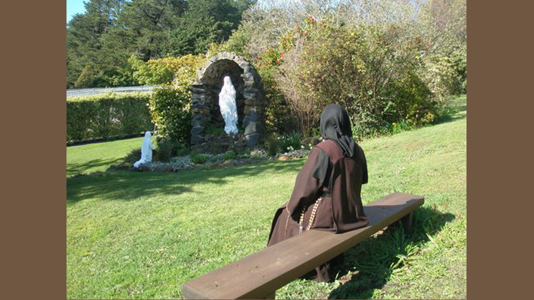 Confiado à proteção da Mãe