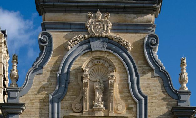 Por Maria, amar a Igreja