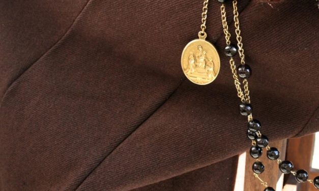 Encomendar-nos à Santíssima Virgem