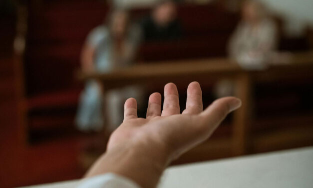 O Senhor bate à porta