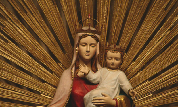 Invocar Maria como Mãe