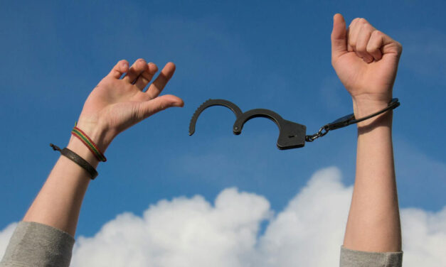 Apego ao dinheiro e às criaturas