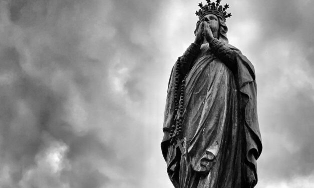 Maria, Mãe da Igreja Universal